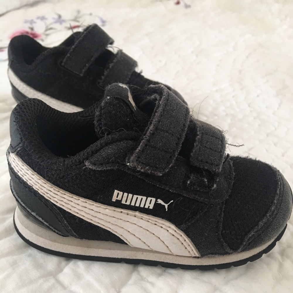 Baby black and white Puma toddler Velcro sneakers
